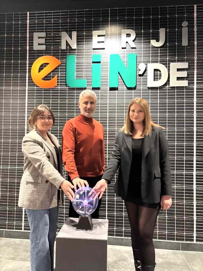 Anka Enerji ekibi olarak bir araya geldik ve sektördeki yenilikleri değerlendirdik. Güneş enerjisi ve e-mobilite çözümlerimizle çevre dostu bir gelecek için çalışıyoruz!